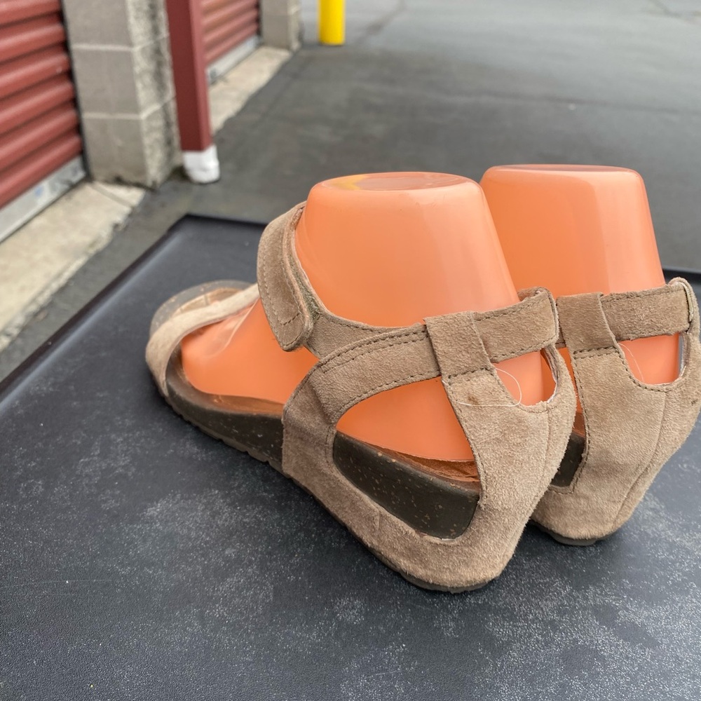 Teva 1001848 Ladies Tan Leather Wedge Ankle Strap Sandals Size 8.5 - Picture 8 of 14